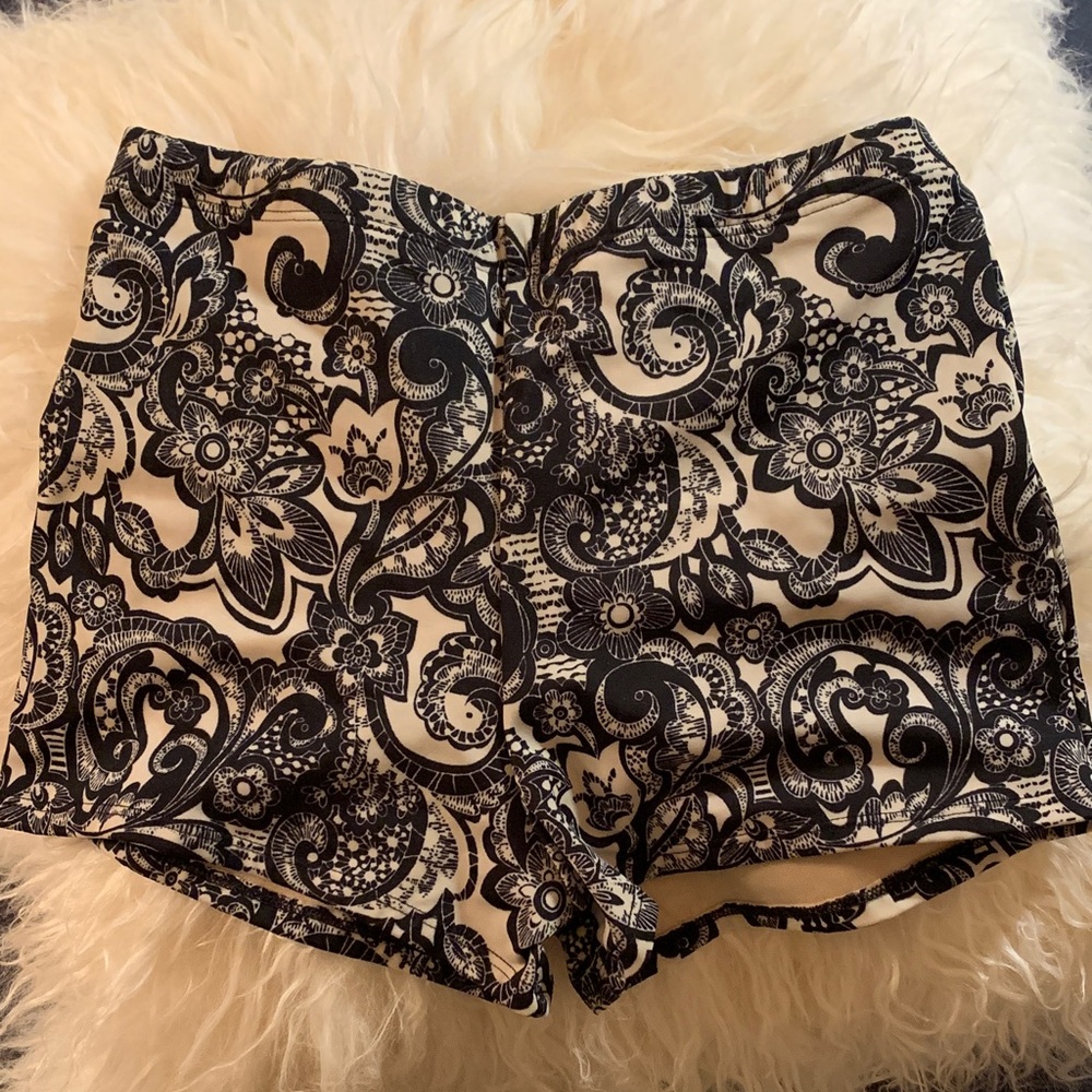 NWOT Shape FX Black and White Floral High Waist Swimshorts